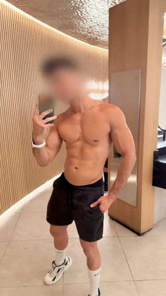 Escorts Dubai, United Arab Emirates Deniss_br