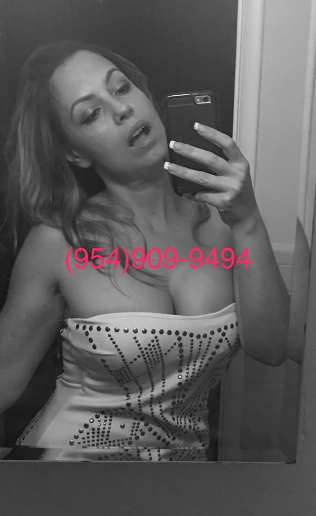 Escorts Fort Lauderdale, Florida Farrah 36DD Blonde Lighthouse Point Independent with Reviews **New Pictures**