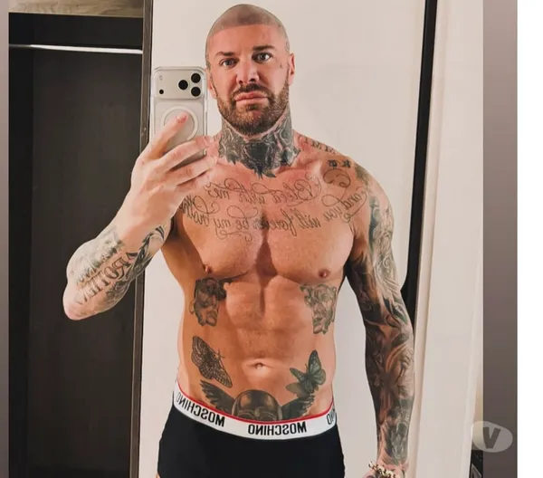 Escorts Birmingham, England Mr Murdz Masculine Tattooed, muscular man insta rob_murdz