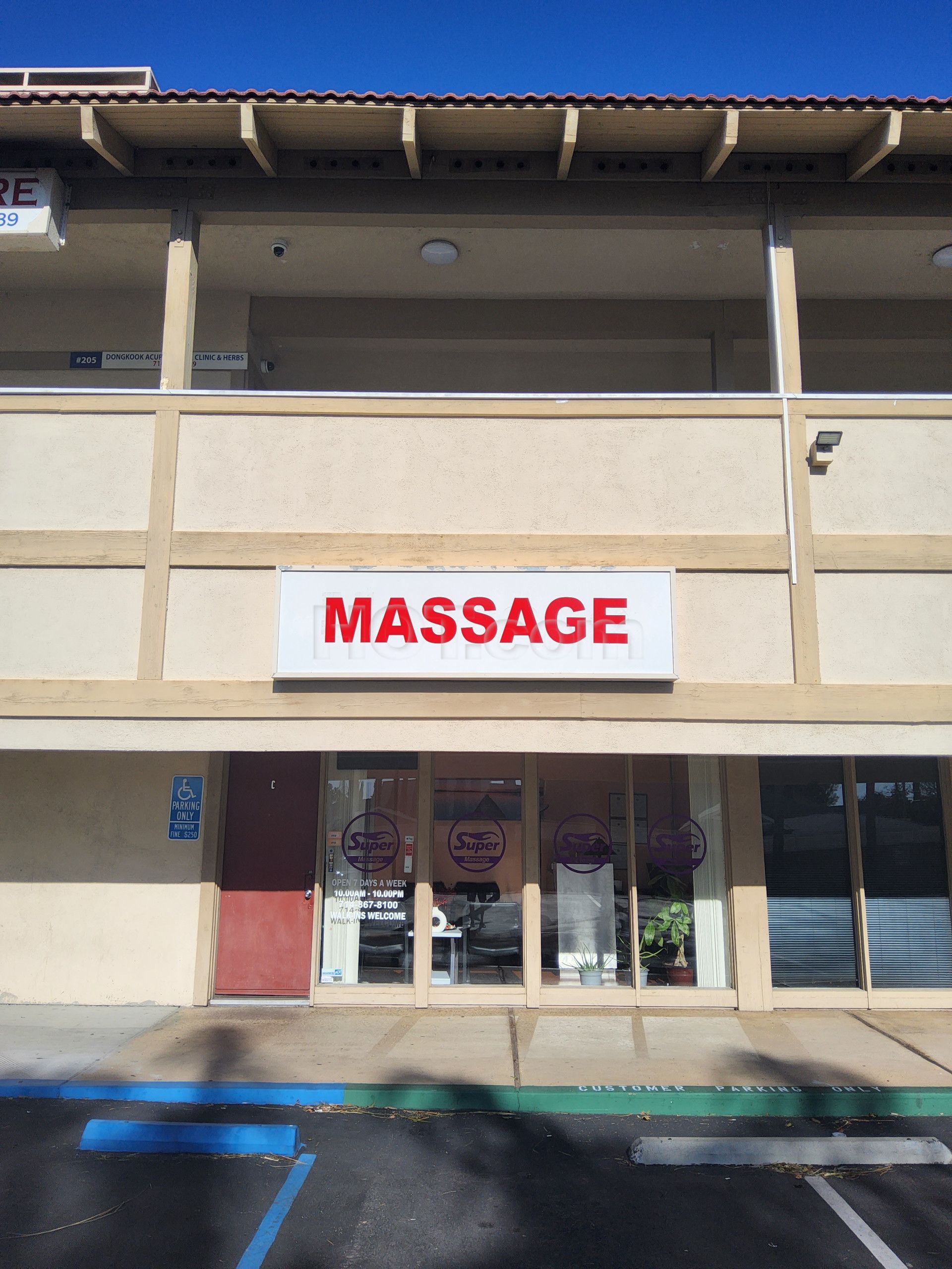 Tustin, California Super Massage