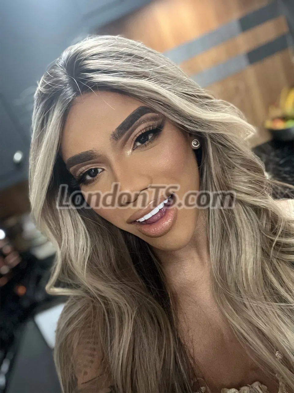 Escorts London, England Dona Bia XXL