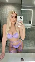 Escorts Miami, Florida VIP Mia