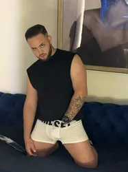 Escorts Chicago, Illinois Dylan_HotXL