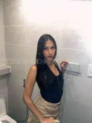 Escorts Taguig, Philippines Lavinia