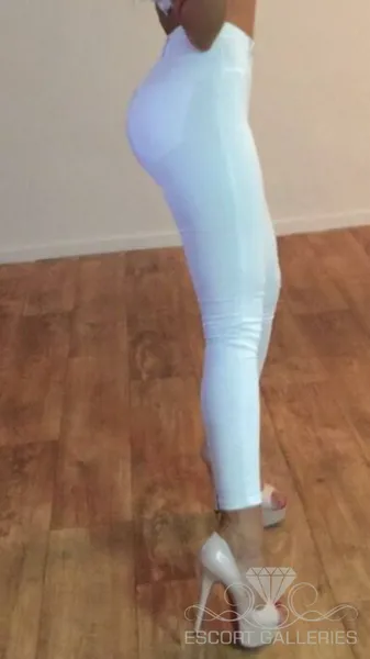 Escorts Dusseldorf, Germany null