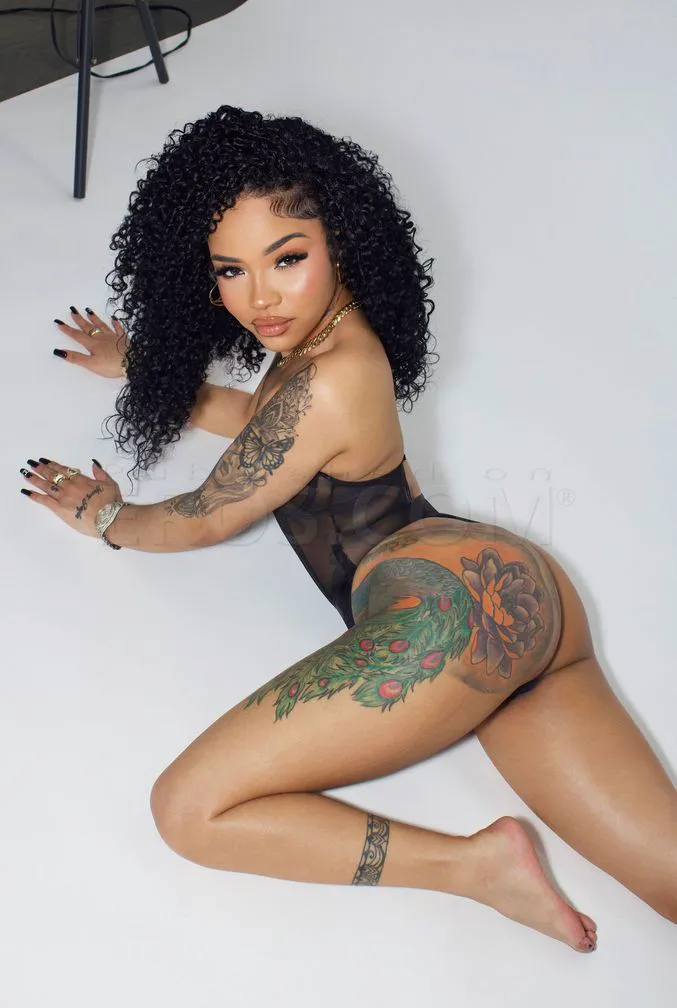 Escorts Chicago, Illinois Hennessy Latina